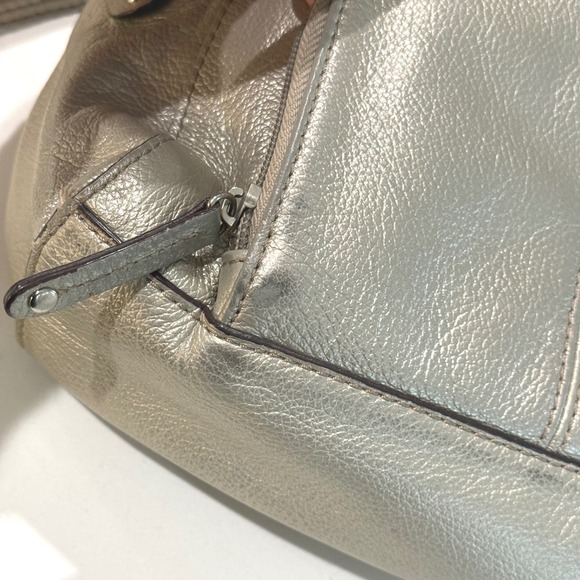 Tignanello Silver Metallic Leather Crossbody Shoulder Bag Purse Built in Wallet - Picture 10 of 13